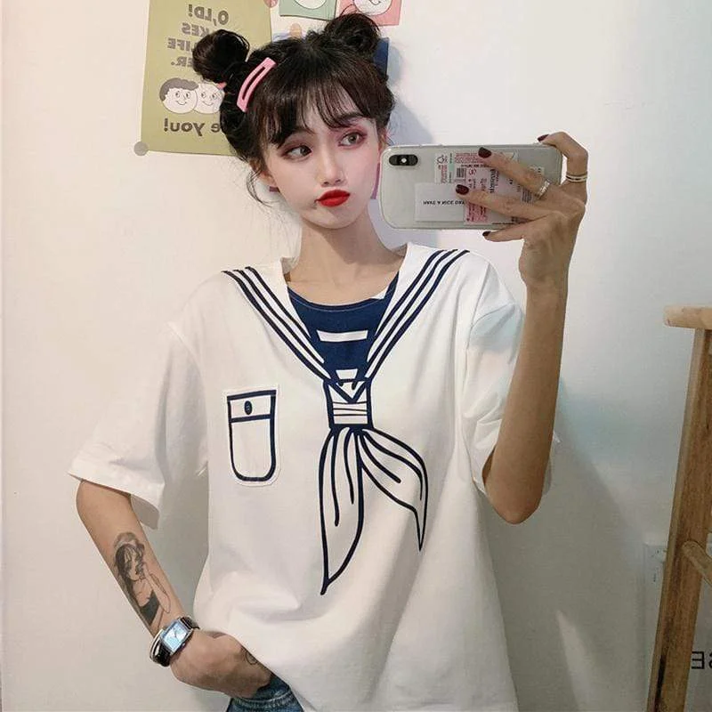 Women's Harajuku Pattern Round Collar T-shirtsMetallic T-Shirts